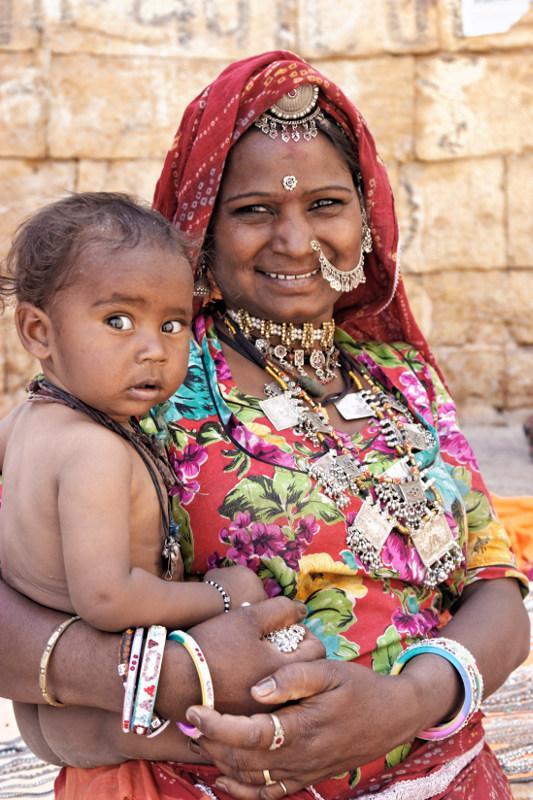 Femme à l'enfant - Fort Amber, Inde